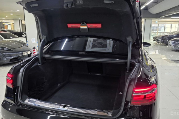 2021 Audi A8 с пробегом 63 832 км