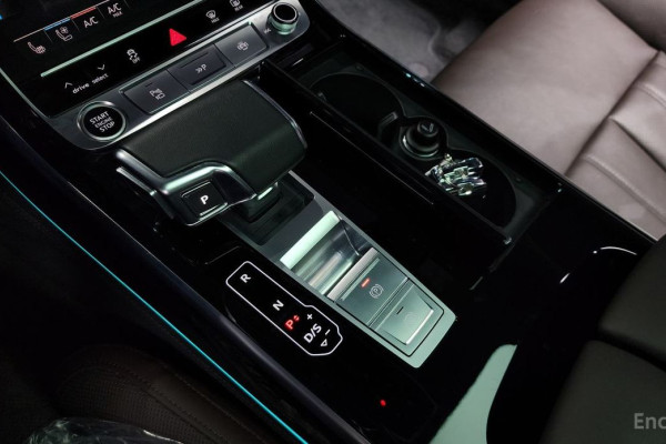 2023 Audi A8 с пробегом 21 957 км