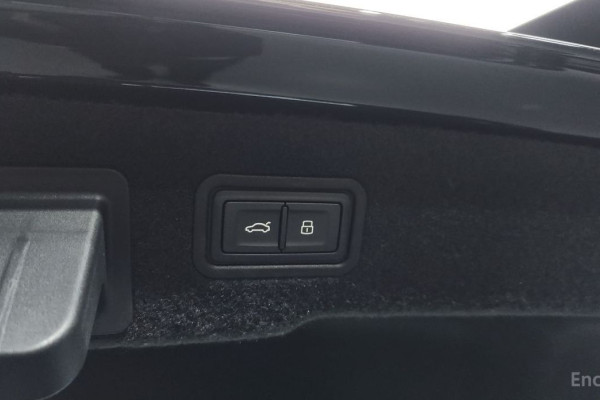 2023 Audi A8 с пробегом 21 957 км