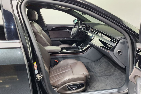 2023 Audi A8 с пробегом 25 482 км