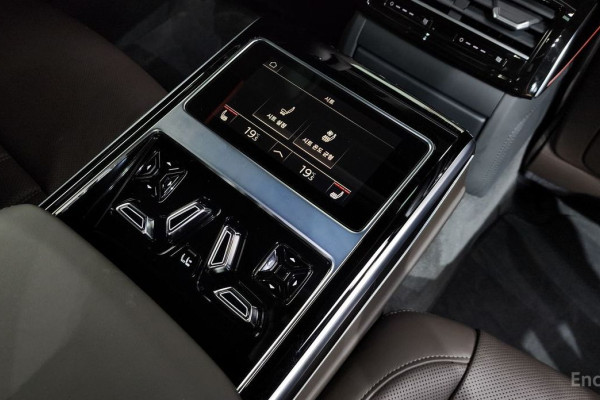 2023 Audi A8 с пробегом 25 482 км