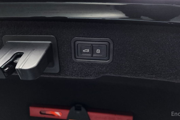 2023 Audi A8 с пробегом 25 482 км