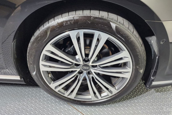 2023 Audi A8 с пробегом 24 416 км