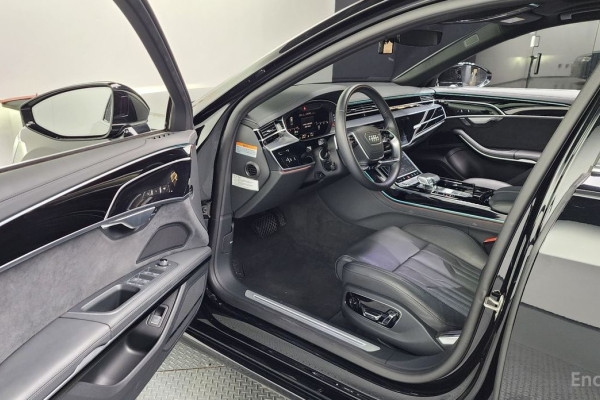 2023 Audi A8 с пробегом 24 416 км
