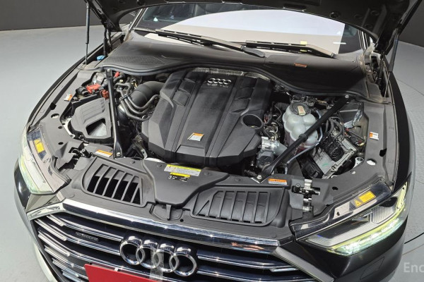 2021 Audi A8 с пробегом 149 071 км