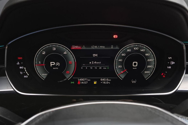 2021 Audi A8 с пробегом 149 071 км