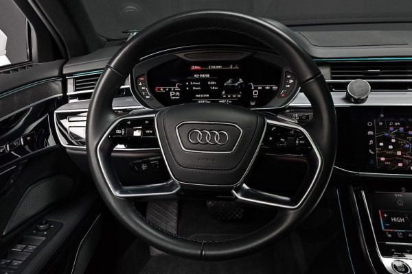 2022 Audi A8 с пробегом 107 873 км