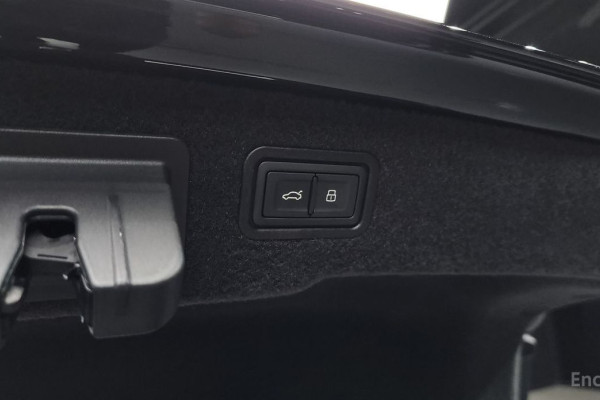 2023 Audi A8 с пробегом 24 416 км