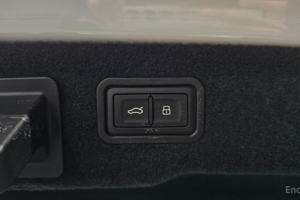 2022 Audi A8 с пробегом 107 873 км