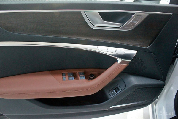 2023 Audi A7 с пробегом 16 900 км