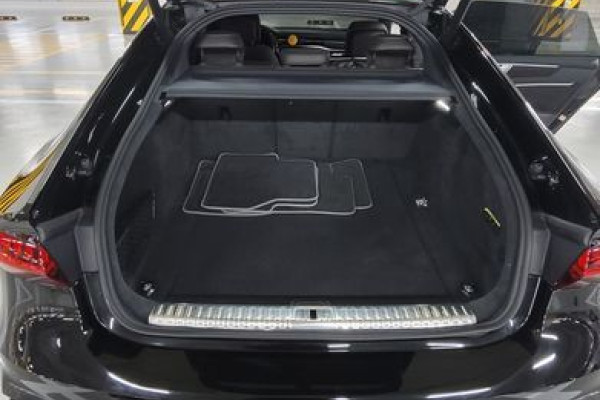 2022 Audi A7 с пробегом 75 000 км