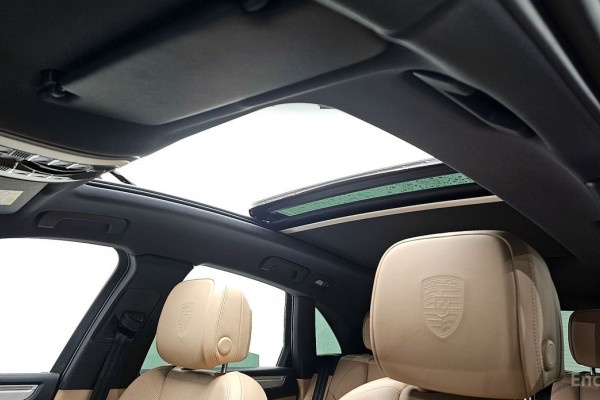 2022 Porsche Macan с пробегом 45 799 км