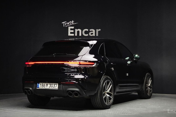 2022 Porsche Macan с пробегом 27 018 км