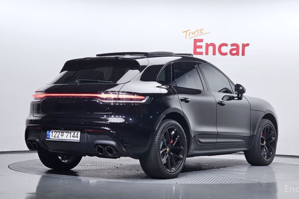 2022 Porsche Macan с пробегом 19 901 км