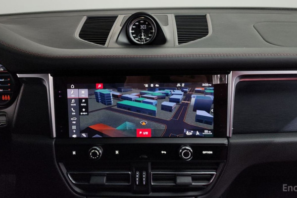 2022 Porsche Macan с пробегом 38 295 км