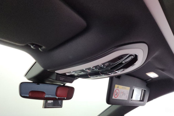 2022 Porsche Macan с пробегом 38 295 км