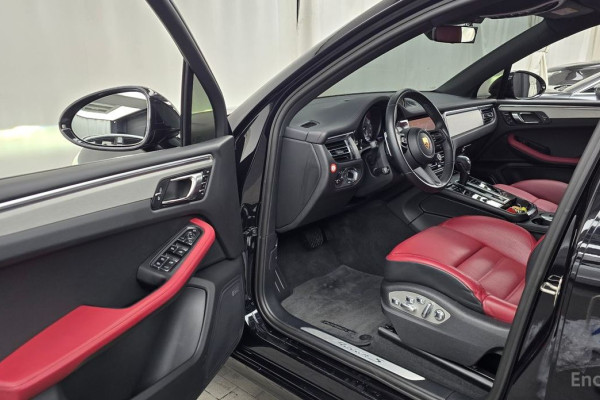 2022 Porsche Macan с пробегом 27 018 км