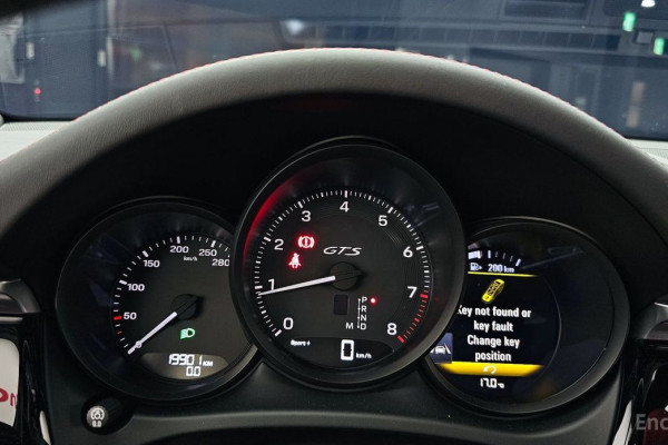 2022 Porsche Macan с пробегом 19 901 км