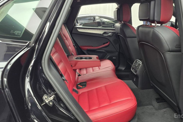 2022 Porsche Macan с пробегом 27 018 км