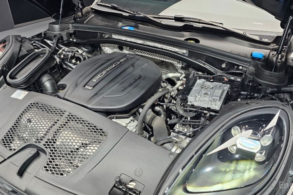 2021 Porsche Macan с пробегом 45 484 км