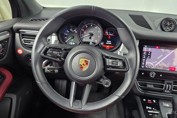 2022 Porsche Macan с пробегом 27 018 км