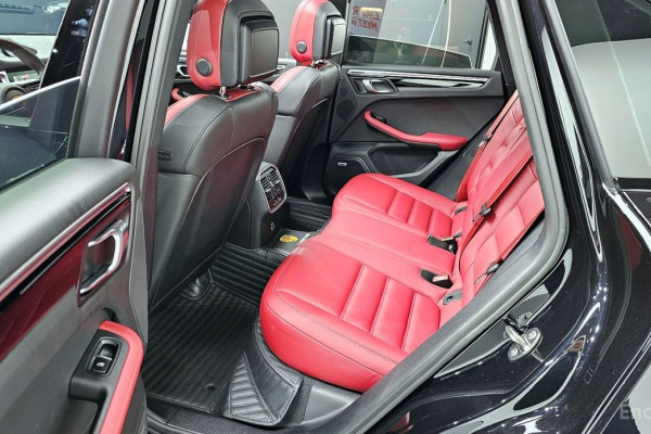 2022 Porsche Macan с пробегом 19 901 км