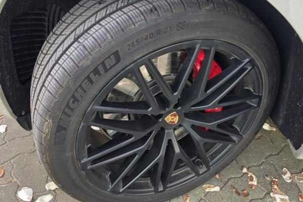 2023 Porsche Macan с пробегом 11 305 км