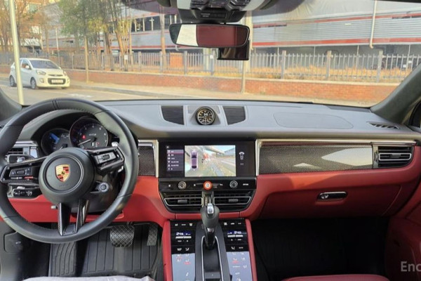 2023 Porsche Macan с пробегом 11 305 км