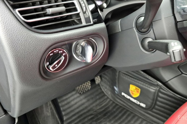 2022 Porsche Macan с пробегом 19 901 км