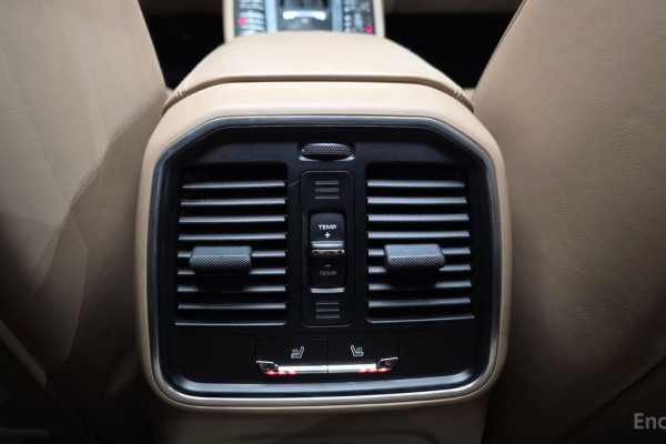 2020 Porsche Macan с пробегом 93 719 км