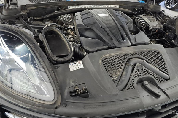 2021 Porsche Macan с пробегом 116 375 км