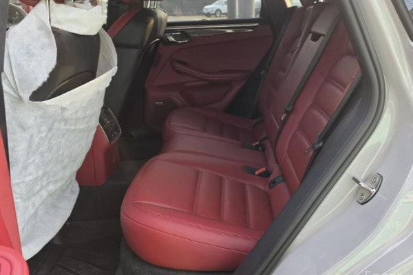 2023 Porsche Macan с пробегом 11 305 км