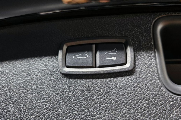 2022 Porsche Macan с пробегом 19 901 км