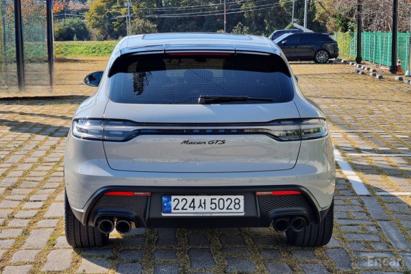 2023 Porsche Macan с пробегом 11 500 км
