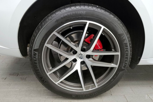 2022 Porsche Macan с пробегом 33 265 км