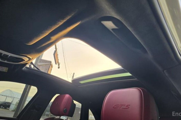 2023 Porsche Macan с пробегом 11 305 км