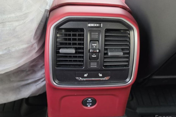 2023 Porsche Macan с пробегом 11 305 км