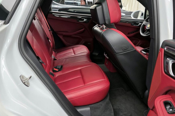 2022 Porsche Macan с пробегом 20 824 км