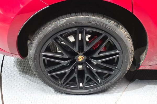 2022 Porsche Macan с пробегом 27 256 км