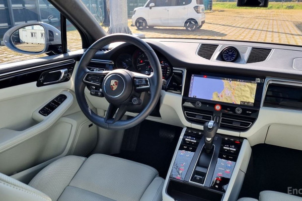 2023 Porsche Macan с пробегом 11 500 км