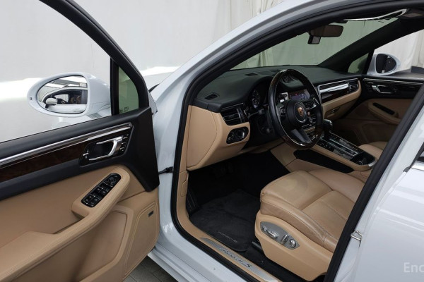 2022 Porsche Macan с пробегом 33 265 км