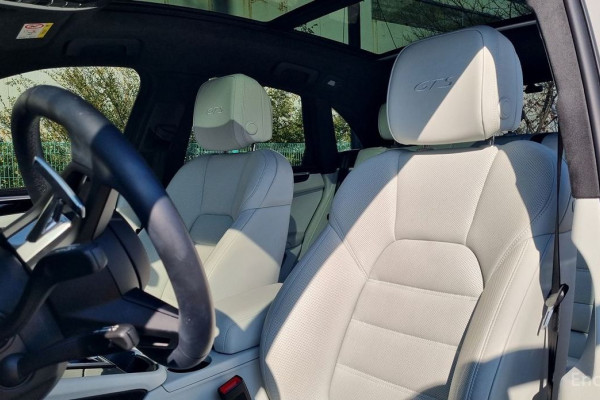 2023 Porsche Macan с пробегом 11 500 км