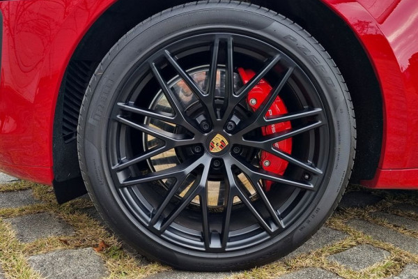 2023 Porsche Macan с пробегом 26 200 км