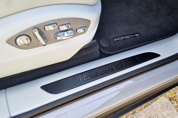 2023 Porsche Macan с пробегом 11 500 км