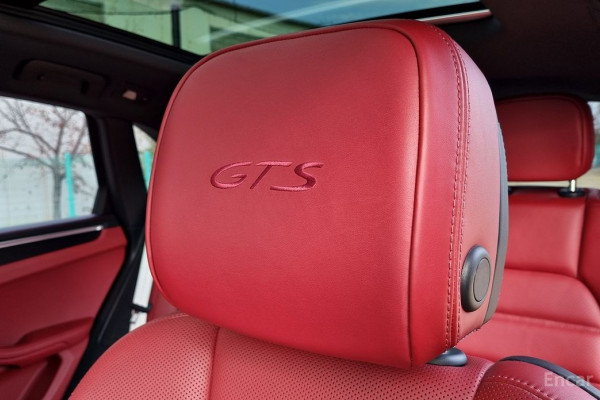 2023 Porsche Macan с пробегом 26 200 км