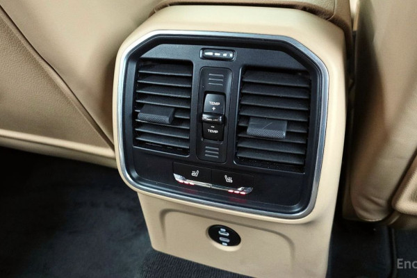 2022 Porsche Macan с пробегом 33 265 км