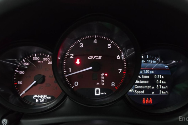 2023 Porsche Macan с пробегом 24 468 км