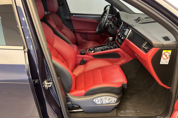 2023 Porsche Macan с пробегом 15 715 км