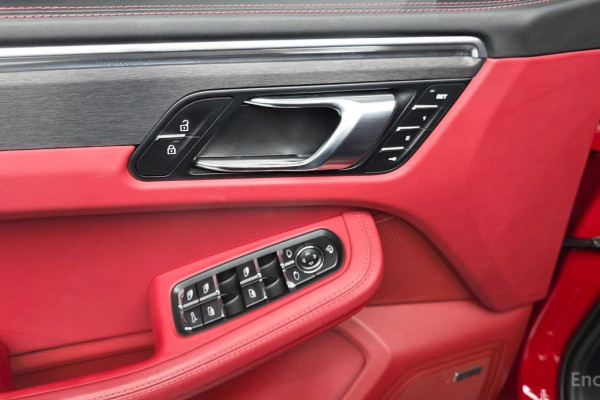 2022 Porsche Macan с пробегом 27 256 км