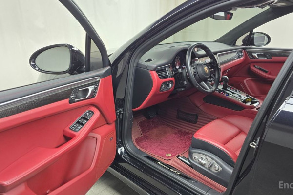 2023 Porsche Macan с пробегом 24 468 км